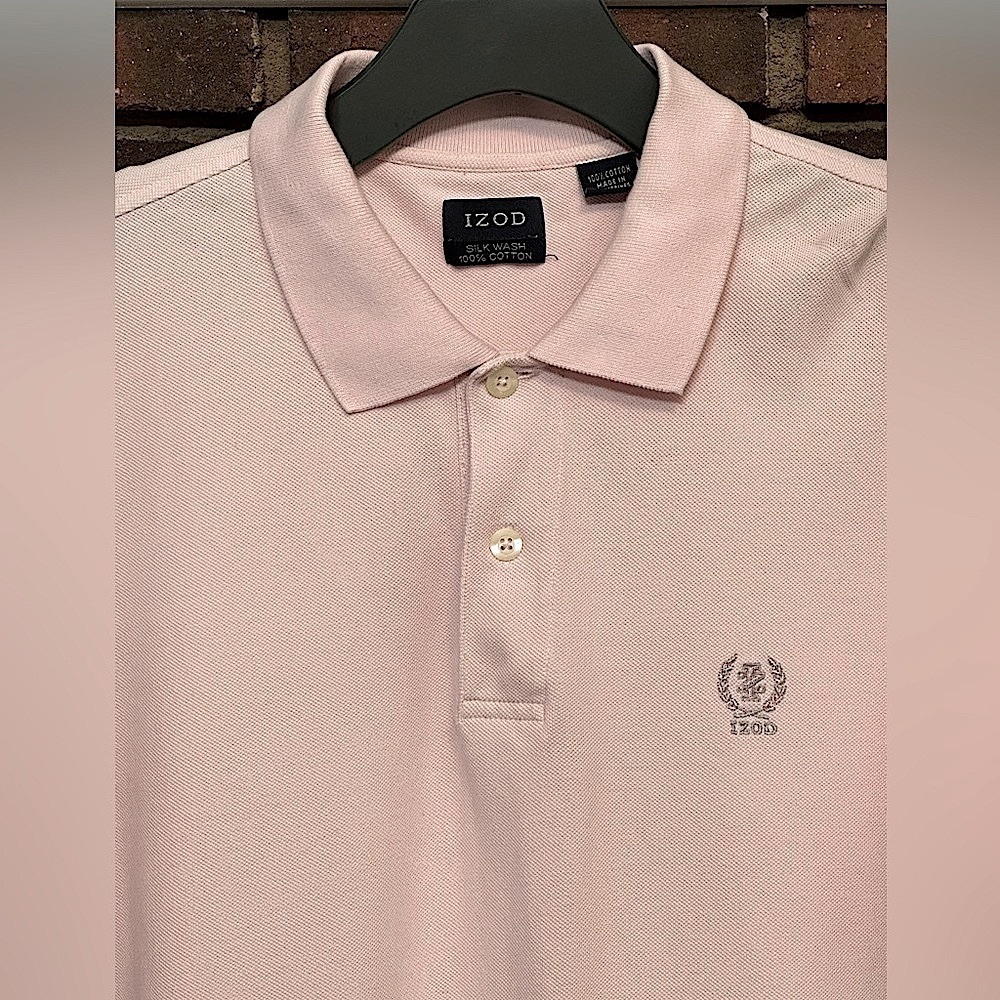 🖤 IZOD silk wash 100% cotton pink shirt with excellent condition like new.